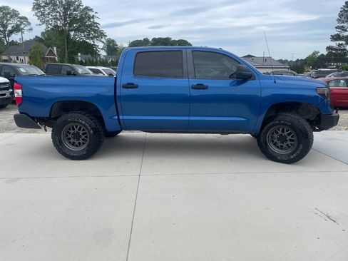 Used 2017 Toyota Tundra SR5 w/ SR5 Upgrade Package AWD/4WD image 8