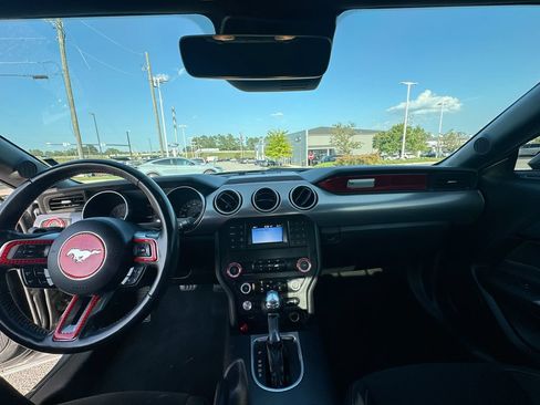 Used 2022 Ford Mustang GT RWD image 3