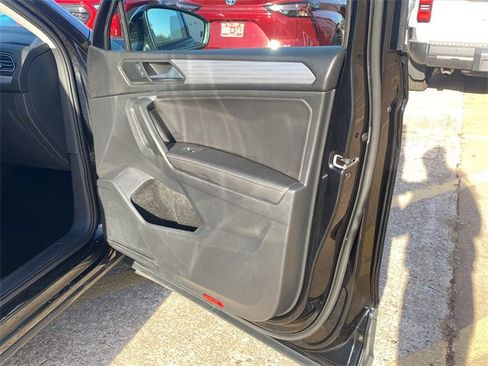 Used 2024 Volkswagen Tiguan S image 10
