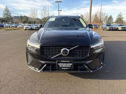 Used 2023 Volvo XC60 B5 Plus image 2