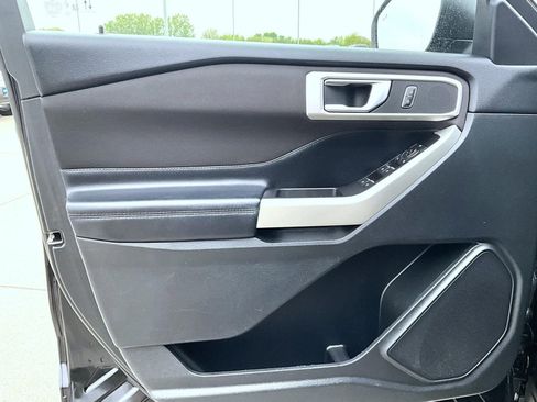 Used 2020 Ford Explorer XLT AWD/4WD image 9