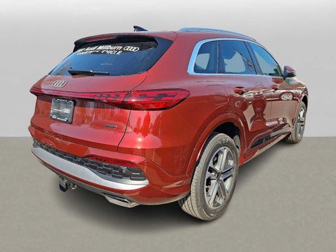 Certified 2025 Audi Q5 Premium Plus w/ Premium Plus image 3