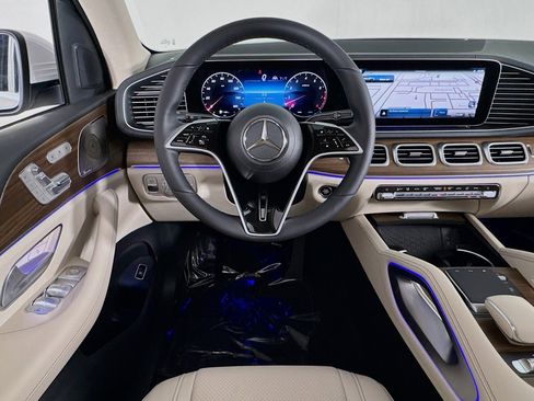 New 2026 Mercedes-Benz GLS 450 4MATIC image 4