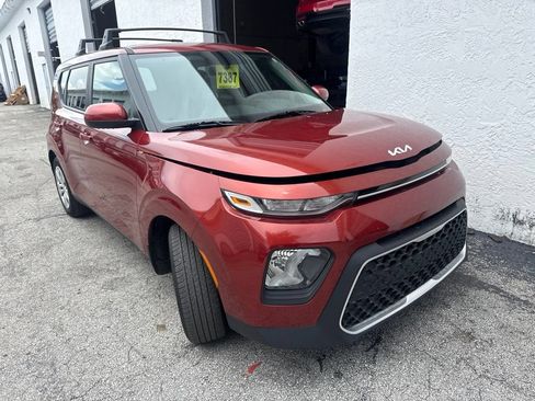 Used 2022 Kia Soul LX FWD image 3