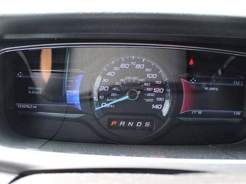Used 2014 Ford Taurus SEL w/ Equipment Group 201A FWD image 9