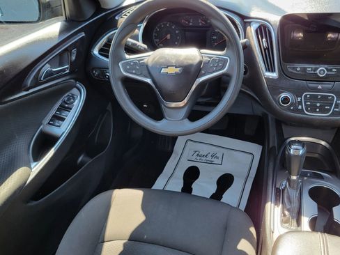 Used 2019 Chevrolet Malibu LT FWD image 11