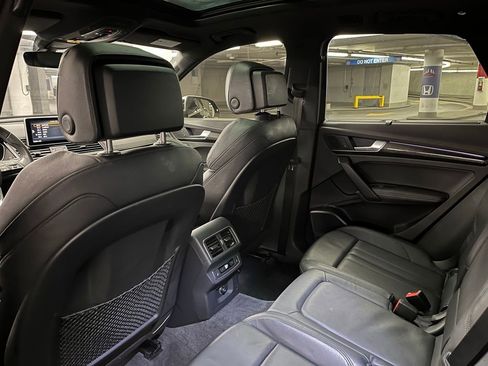 Used 2018 Audi SQ5 Prestige w/ Prestige Package image 19
