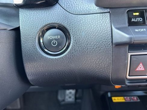 Used 2025 Toyota Camry SE image 16