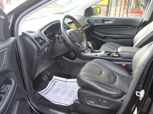 Used 2017 Ford Edge Titanium w/ Equipment Group 301A AWD/4WD image 10