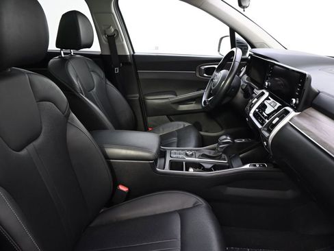 Used 2023 Kia Sorento S w/ Panoramic Sunroof Package AWD/4WD image 16