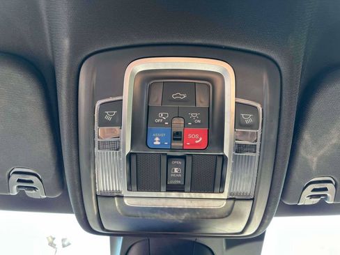 Used 2023 RAM 1500 Laramie AWD/4WD image 23