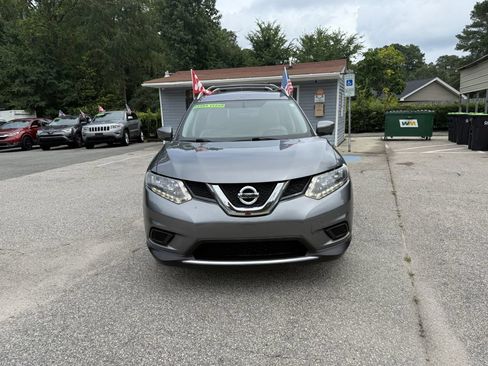 Used 2016 Nissan Rogue SV w/ SV Premium Package FWD image 2