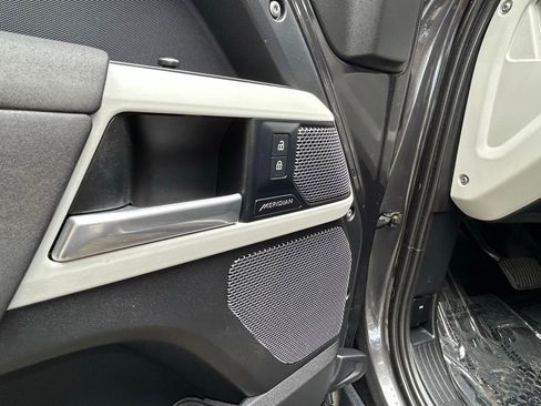 Used 2022 Land Rover Defender 110 S AWD/4WD image 16