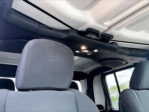 Used 2023 Jeep Gladiator Sport AWD/4WD image 21