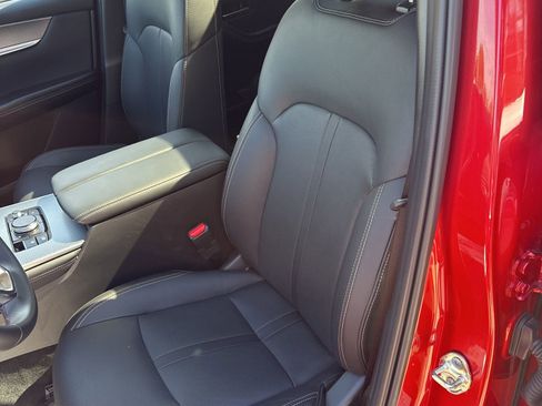 Used 2025 MAZDA CX-70 Plug-In Hybrid w/ Premium Pkg image 32