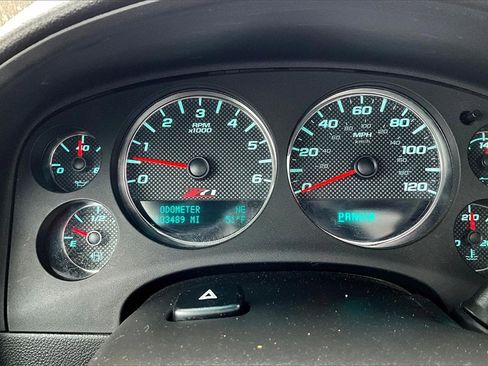 Used 2013 Chevrolet Suburban LT image 18