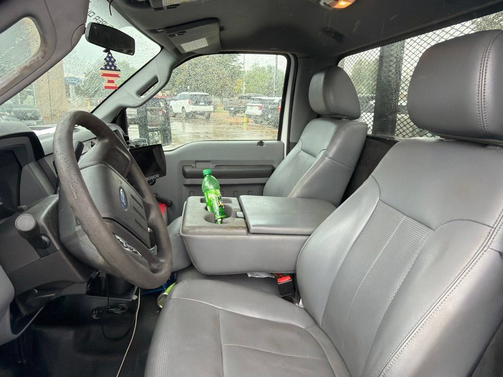 Used 2013 Ford F550 Luxury w/ Payload Upgrade Pkg RWD image 5