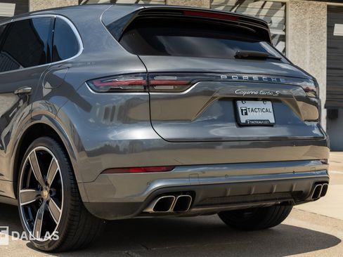 Used 2023 Porsche Cayenne Turbo S AWD/4WD image 12