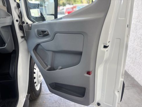 Used 2019 Ford Transit 350 350 HD 2dr 156 in. WB DRW Chas image 20