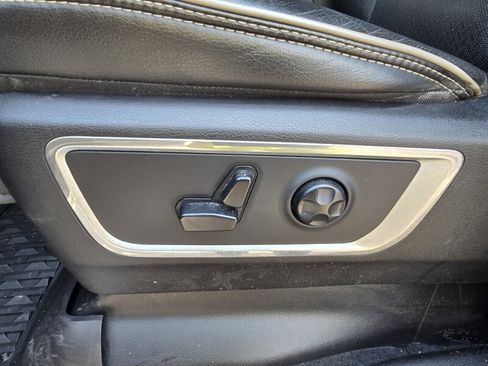Used 2019 RAM 1500 Laramie w/ Sport Appearance Package AWD/4WD image 23