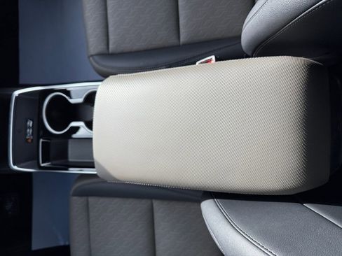 Used 2025 Chevrolet Equinox LT w/ Convenience Package II image 24