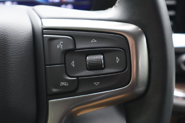 Used 2023 Chevrolet Silverado 1500 LT AWD/4WD image 7