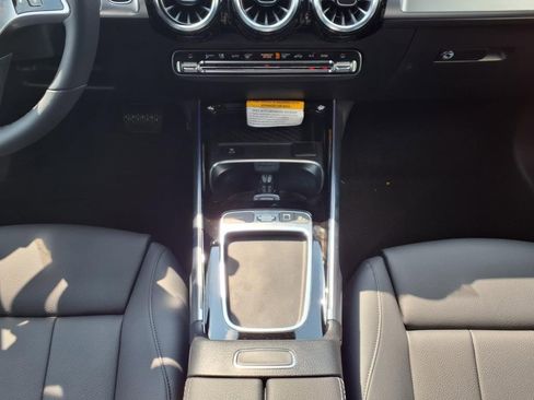 New 2025 Mercedes-Benz GLB 250 4MATIC image 19