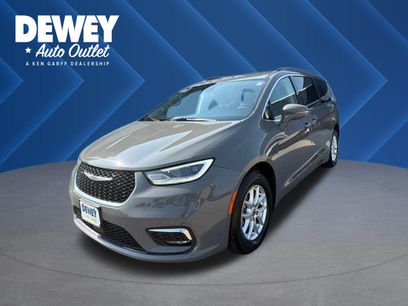 Used 2022 Chrysler Pacifica Touring-L