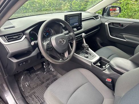 Used 2021 Toyota RAV4 LE AWD/4WD image 8