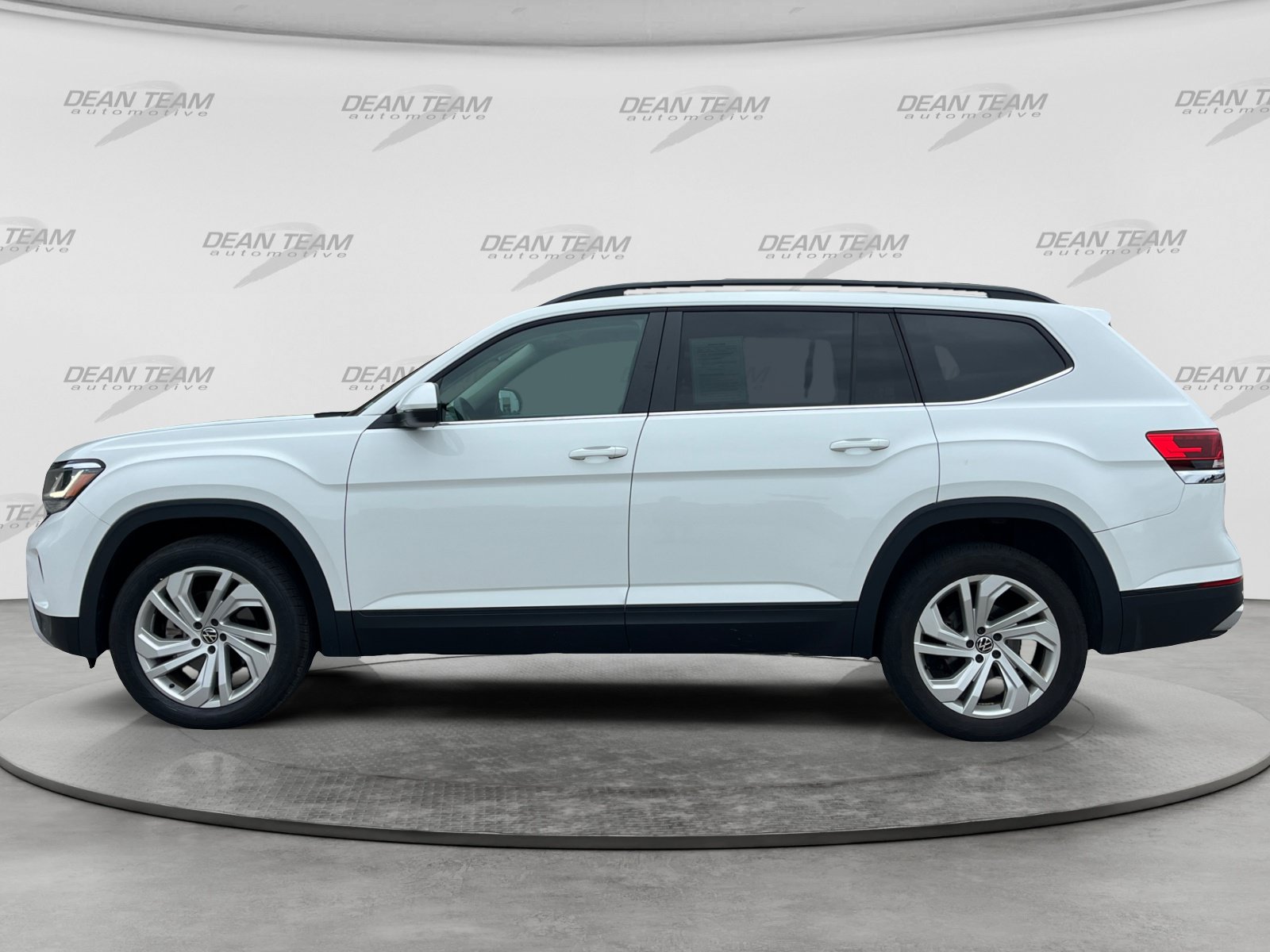 Certified 2023 Volkswagen Atlas SE w/ Panoramic Sunroof Package AWD/4WD image 4