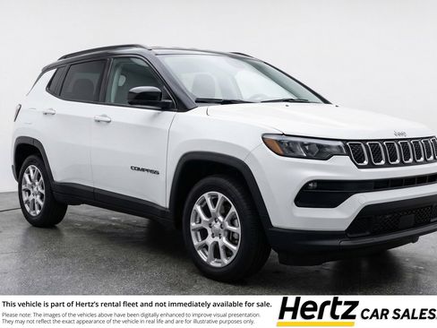 Used 2025 Jeep Compass Limited image 1