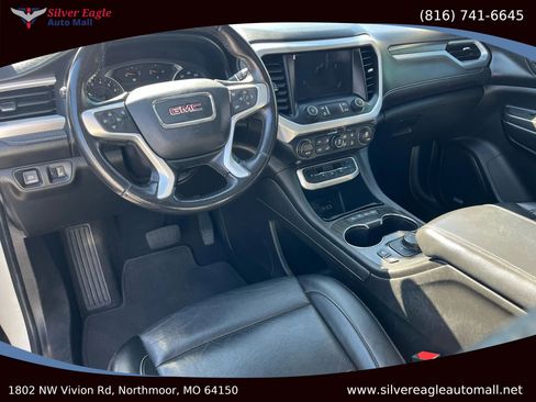 Used 2022 GMC Acadia SLT w/ Elevation Edition image 6