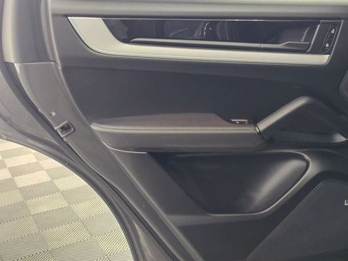 Certified 2025 Porsche Cayenne image 22