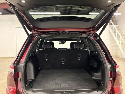 Used 2025 Jeep Grand Cherokee Altitude RWD image 24