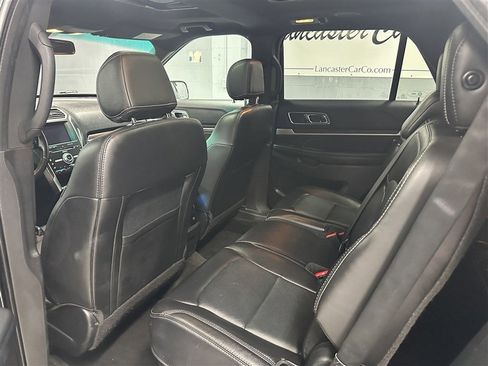 Used 2017 Ford Explorer Limited w/ Equipment Group 301A AWD/4WD image 3