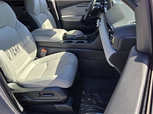 Used 2023 Honda Pilot Touring image 17