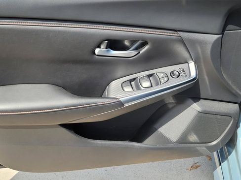 Used 2024 Nissan Sentra SR FWD image 4