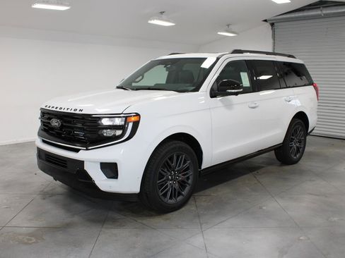 New 2025 Ford Expedition Platinum w/ Stealth Performance Package image 3