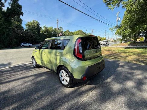 Used 2015 Kia Soul FWD image 6