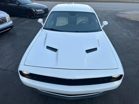 Used 2015 Dodge Challenger SXT Plus w/ Driver Convenience Group image 15