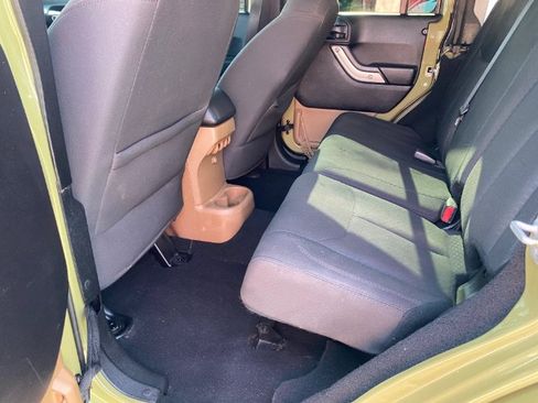 Used 2013 Jeep Wrangler Unlimited Sahara AWD/4WD image 12