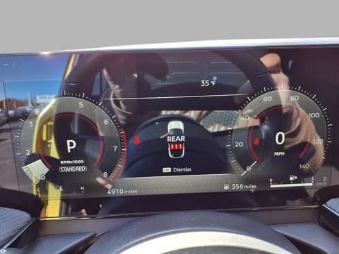 Certified 2025 Nissan Kicks SR image 15