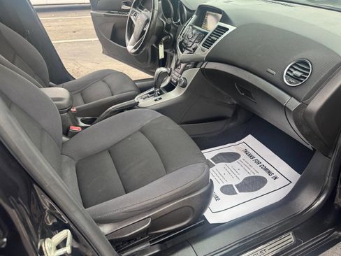 Used 2014 Chevrolet Cruze LT w/ Technology Package image 30