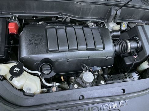 Used 2011 Chevrolet Traverse LTZ image 33