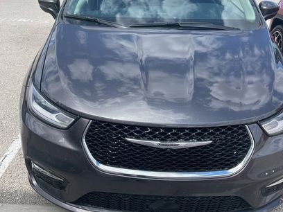 Used 2023 Chrysler Pacifica Touring-L