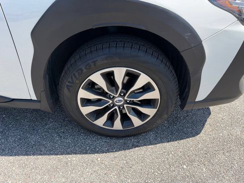 Used 2024 Subaru Outback Limited AWD/4WD image 3