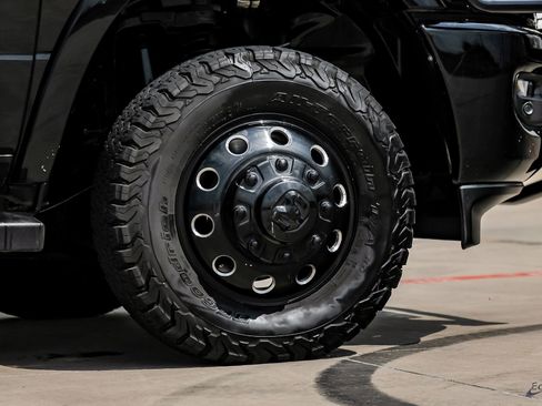 Used 2022 RAM 3500 Laramie w/ Night Edition image 96