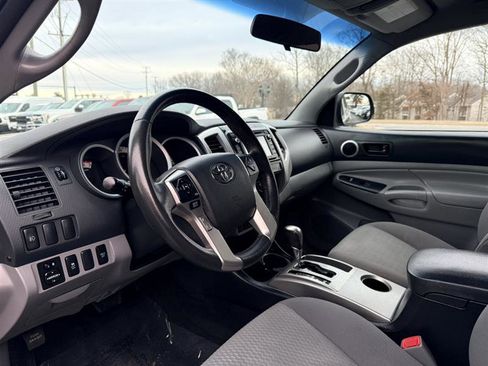 Used 2015 Toyota Tacoma DOUBLE CAB 4WD w/ SR5 Package image 24