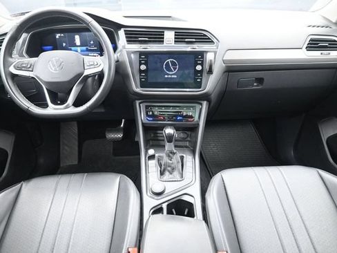 Used 2022 Volkswagen Tiguan SE AWD/4WD image 21