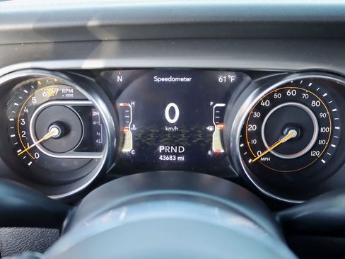 Used 2019 Jeep Wrangler Unlimited Sahara AWD/4WD image 20